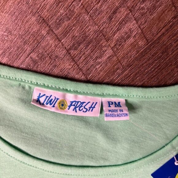 Kiwi Fresh Christmas Margaritas and Mistletoe Top-Size Medium Petite - Picture 3 of 5